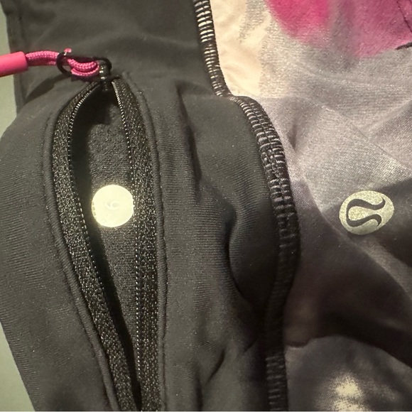 Lululemon rare active wear shorts size 6 unicorn tears. - Picture 4 of 7